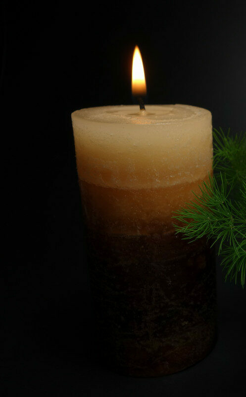 grabschmuck_candle_flower_mourning_memory_death_commemorate_cemetery-1333971